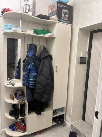 Продаю прихожую