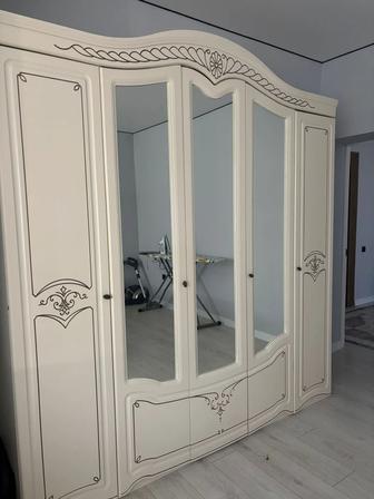 Продам спальный гарнитур в комплекте