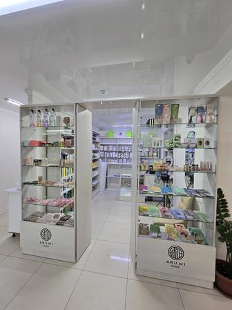 Продам стеклянные витрины