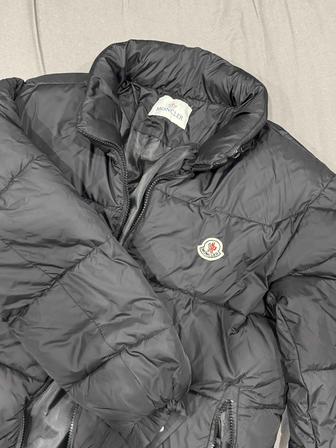 Черная Куртка Moncler