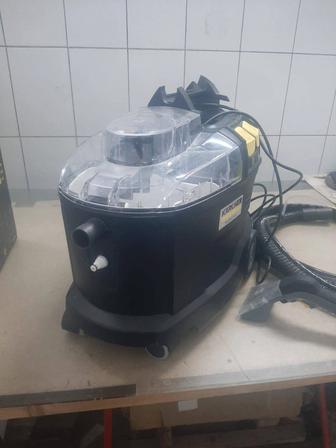 Продам профессиональный пылесос Karcher Puzzi 8\1