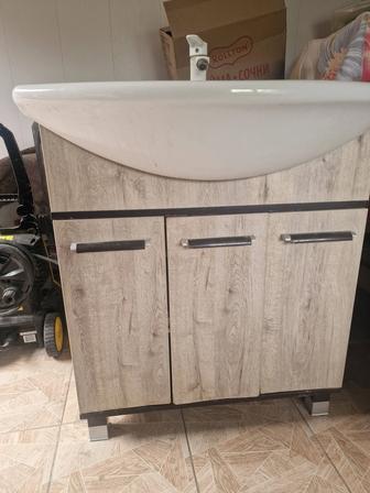 Раковина с зеркалом