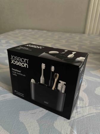 продам Органайзер для зубных щеток Joseph Joseph EasyStore (Large)
