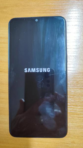 Продам мобильный телефон Samsung.