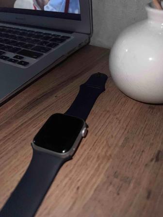 Срочно продается apple watch SE