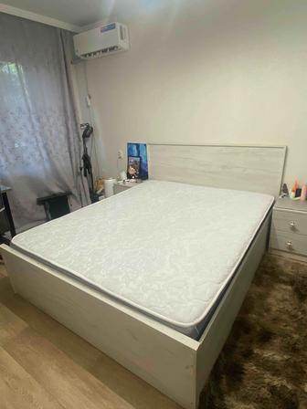Продам кровать с матрасом 160х200