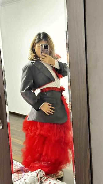 Продам оригинальный авторский костюм