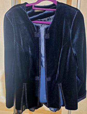 Продам костюм