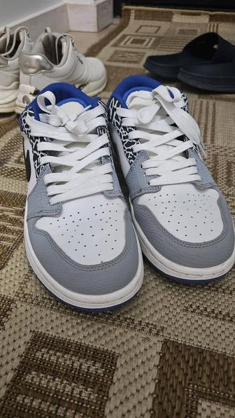 Air Jordan 1 Low SE True Blue