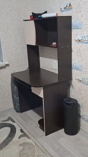 Стол компьютерный