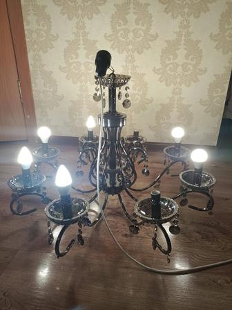 Люстра вместе с лампочками