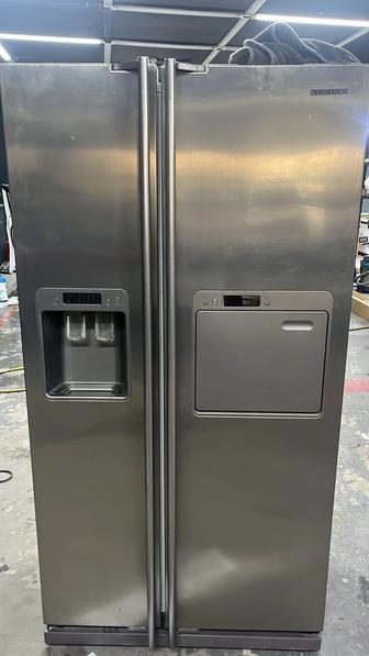 Холодильник Samsung RSJ1KERS