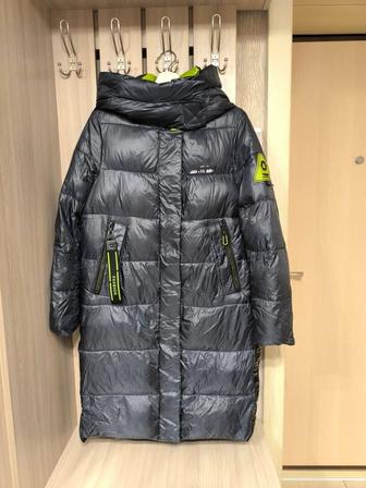 Продам женский зимний пуховик