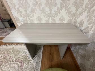 Продаю стол со стульями