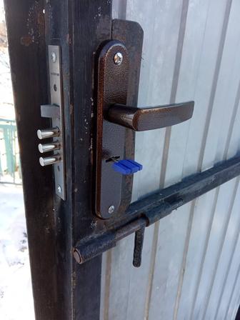 Монтаж,врезка замков