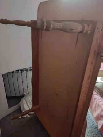 Продам стол низкий