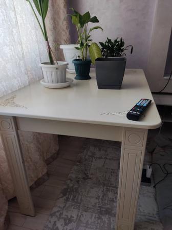 Продам стол