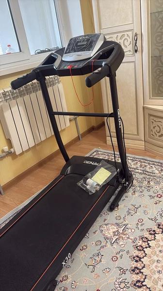 Продам беговую дорожку Genau