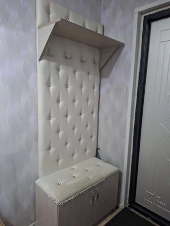 Продам вешалку для прихожей