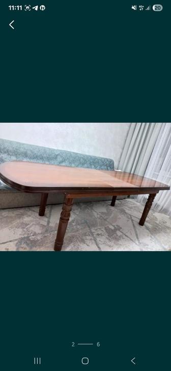 Продается стол для гостиной со стульями