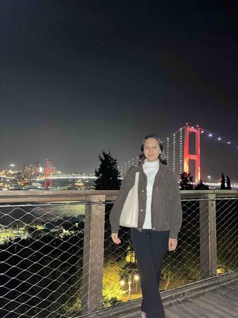 Учительница турецкого языка/Түрік тілі мұғалімі