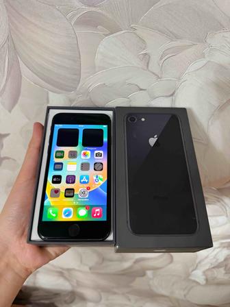 iPhone 8/64Gb - В отличном состоянии
