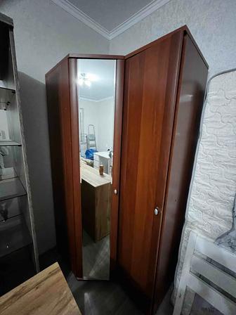 Шкаф угловой