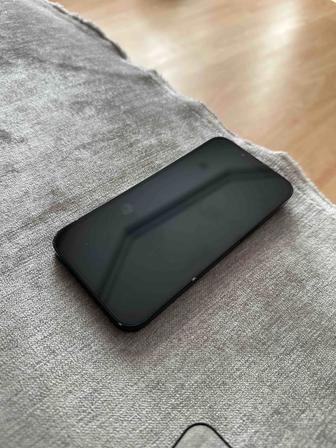 Продам iPhone 13