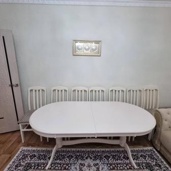 Стол с 10 стульями