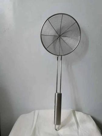 ПРОДАМ ДЁШЕВО шумовку, большую, 4х14см, из стали, ЕС, БУ