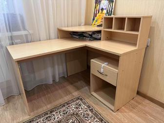 Продам компьютерный стол
