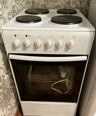 Отдам электроплиту, 4 комфорки с духовкой, фирма Дарина. рабочая. Самовывоз