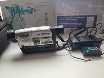 Продам кинокамеру Panasonic NV-RZ1EN