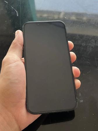 продаю телефон iphone 13