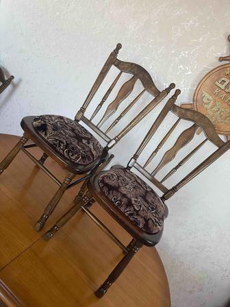 Стол со стульями