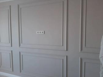 Установка молдингов и декор панелей