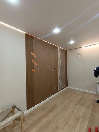 Установка молдингов и декор панелей