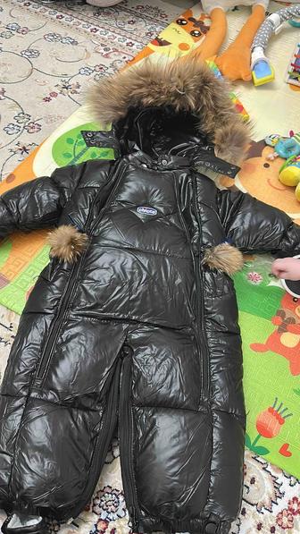 Продам детский зимний комбинезон.