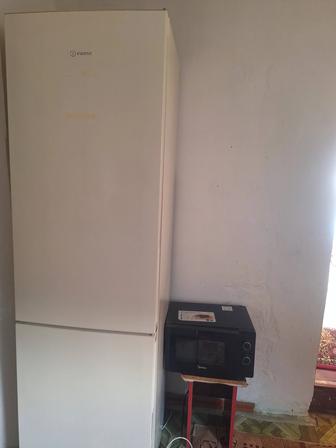 Электроника Холодильник INDESIT