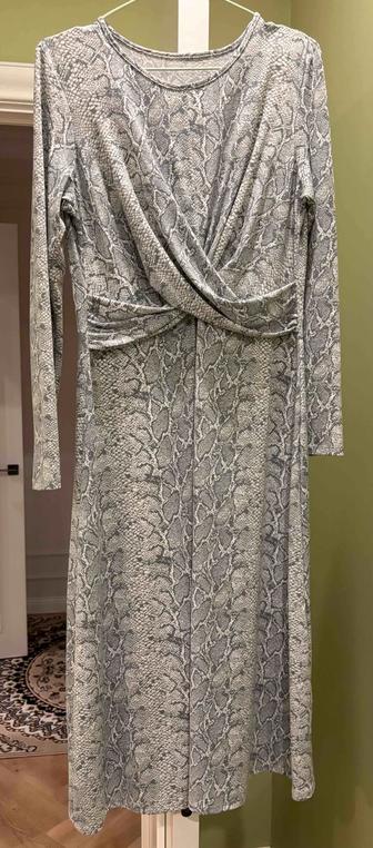 Продам женское платье в отличном состоянии