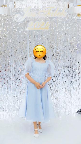 Платья