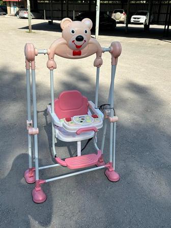 Продаю детскую качелю
