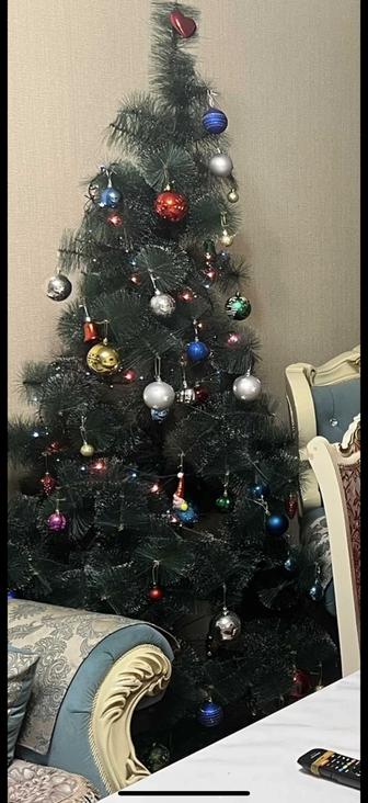 Продам елку 210см