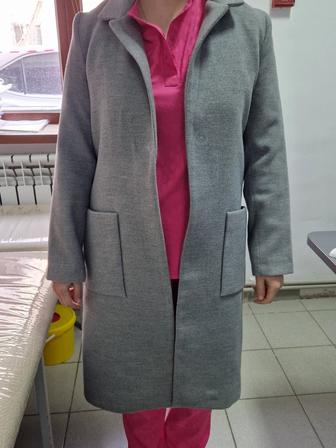 Отдам бесплатно женское пальто