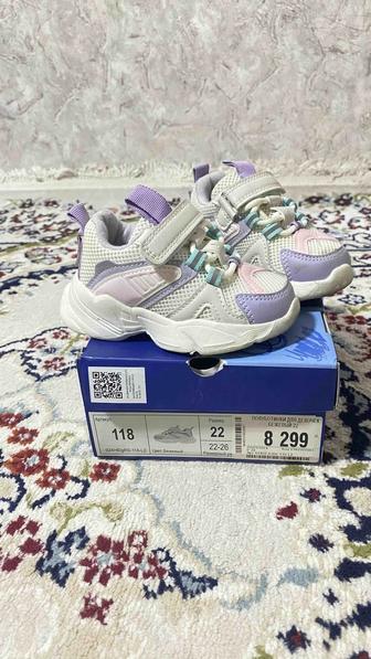 Детские кроссовки