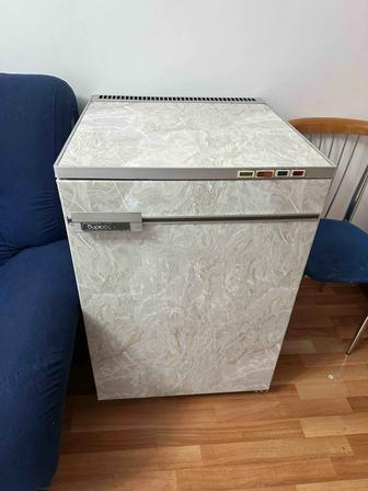 Продам морозильник