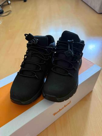 Продам демисезонные ботинки Timberland