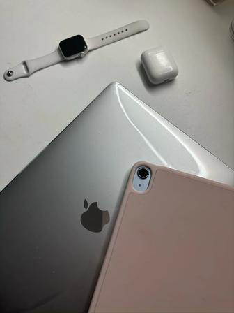 Продам iPad Air 4 (256GB, Wi-Fi Cellular) в синем цвете