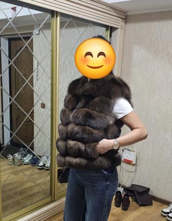 Продам меховую жилетку