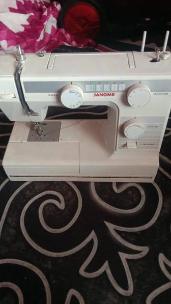 Швейная машинка Janome